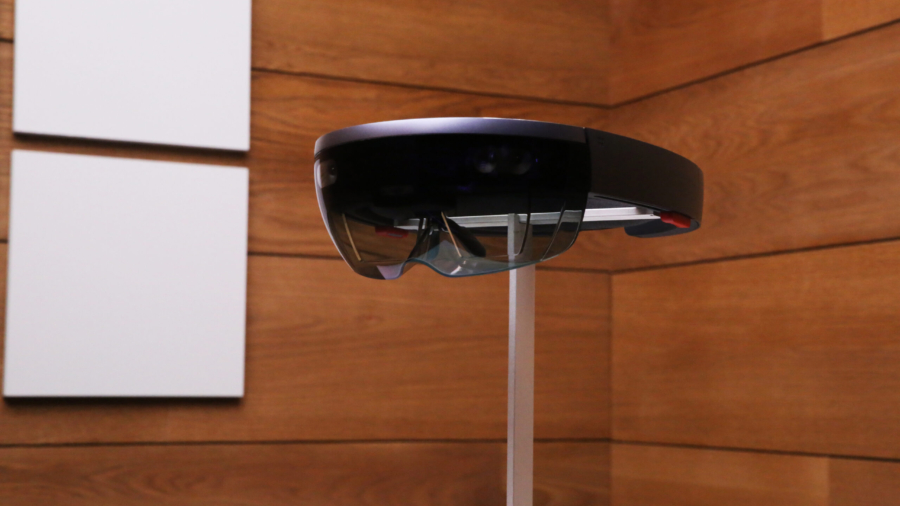 microsoft-hololens-01